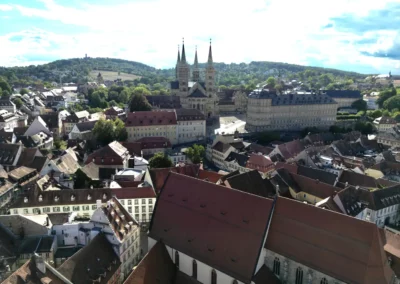 Der Bamberger Dom mit der Altenburg im Hintergrund.